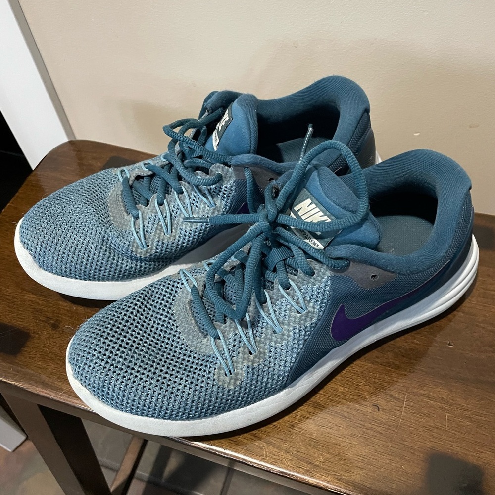 Nike Women’s Lunar Apparel running shoes Size 9